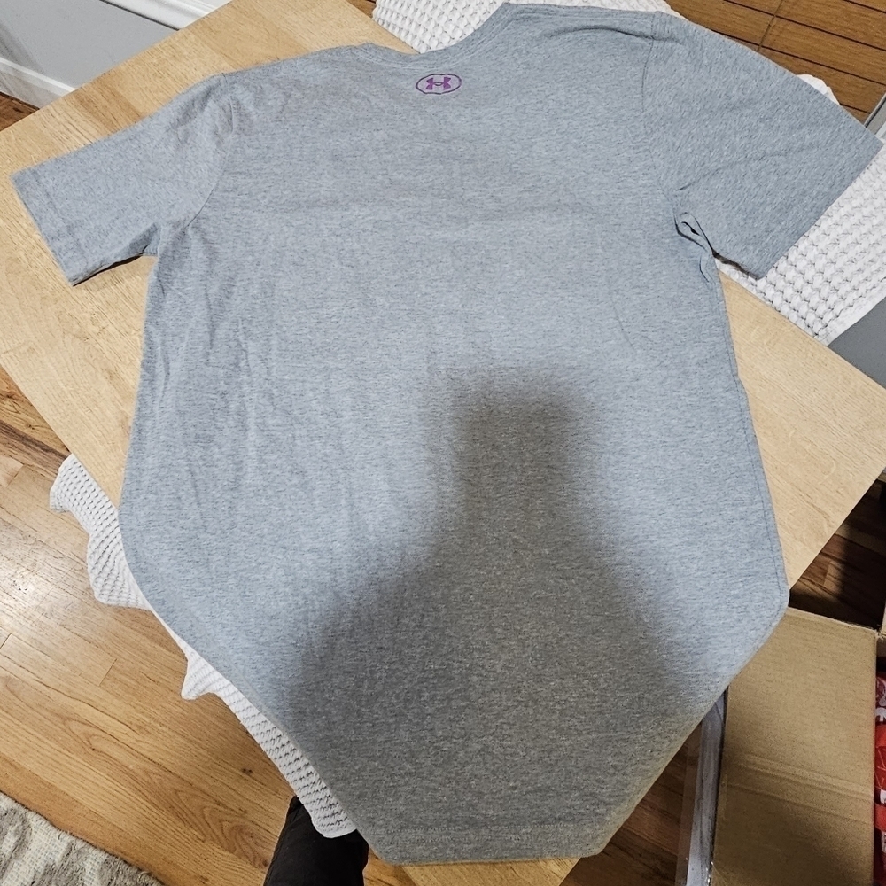 Under armor tee - Picture 2 of 3